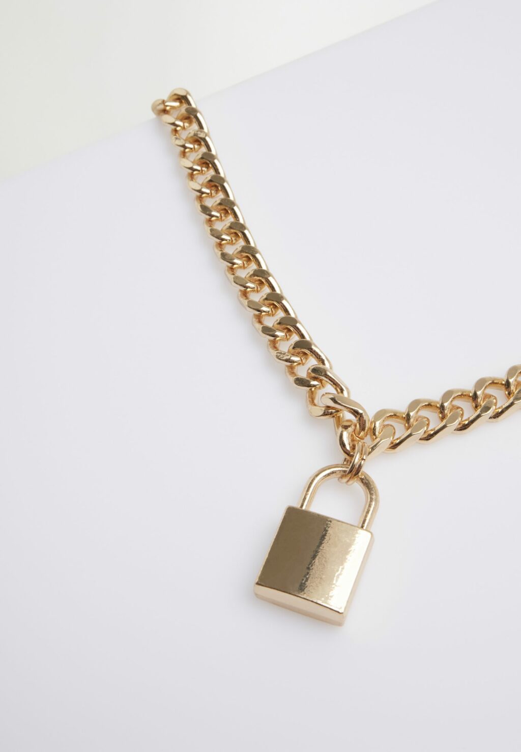 Padlock Necklace gold one TB3294