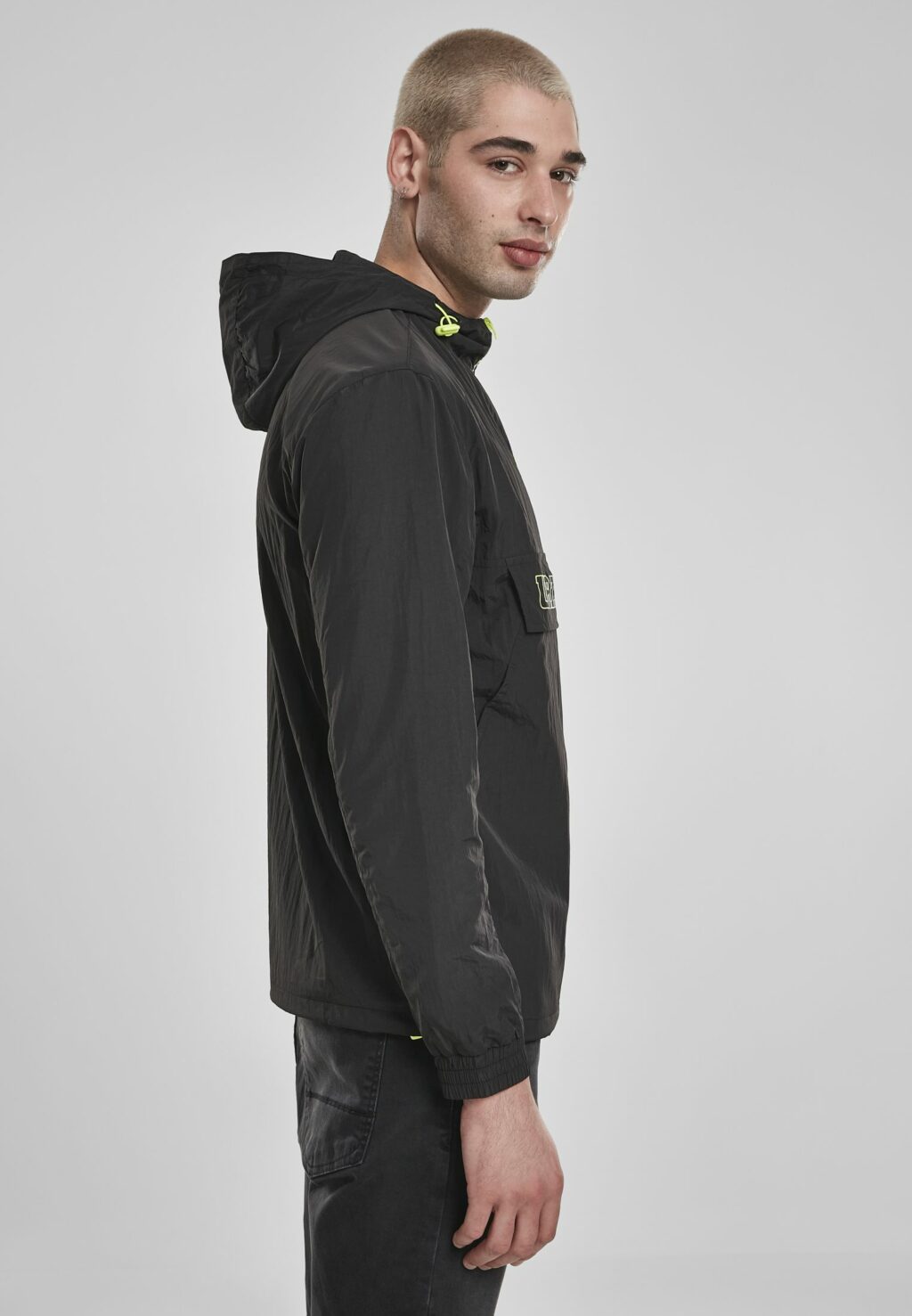 Urban Classics Contrast Pull Over Jacket black/electriclime TB3676