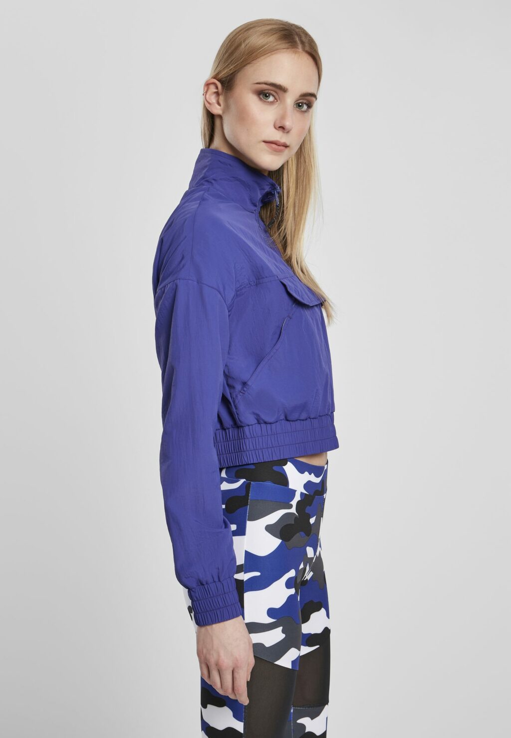 Urban Classics Ladies Cropped Crinkle Nylon Pull Over Jacket bluepurple TB3630