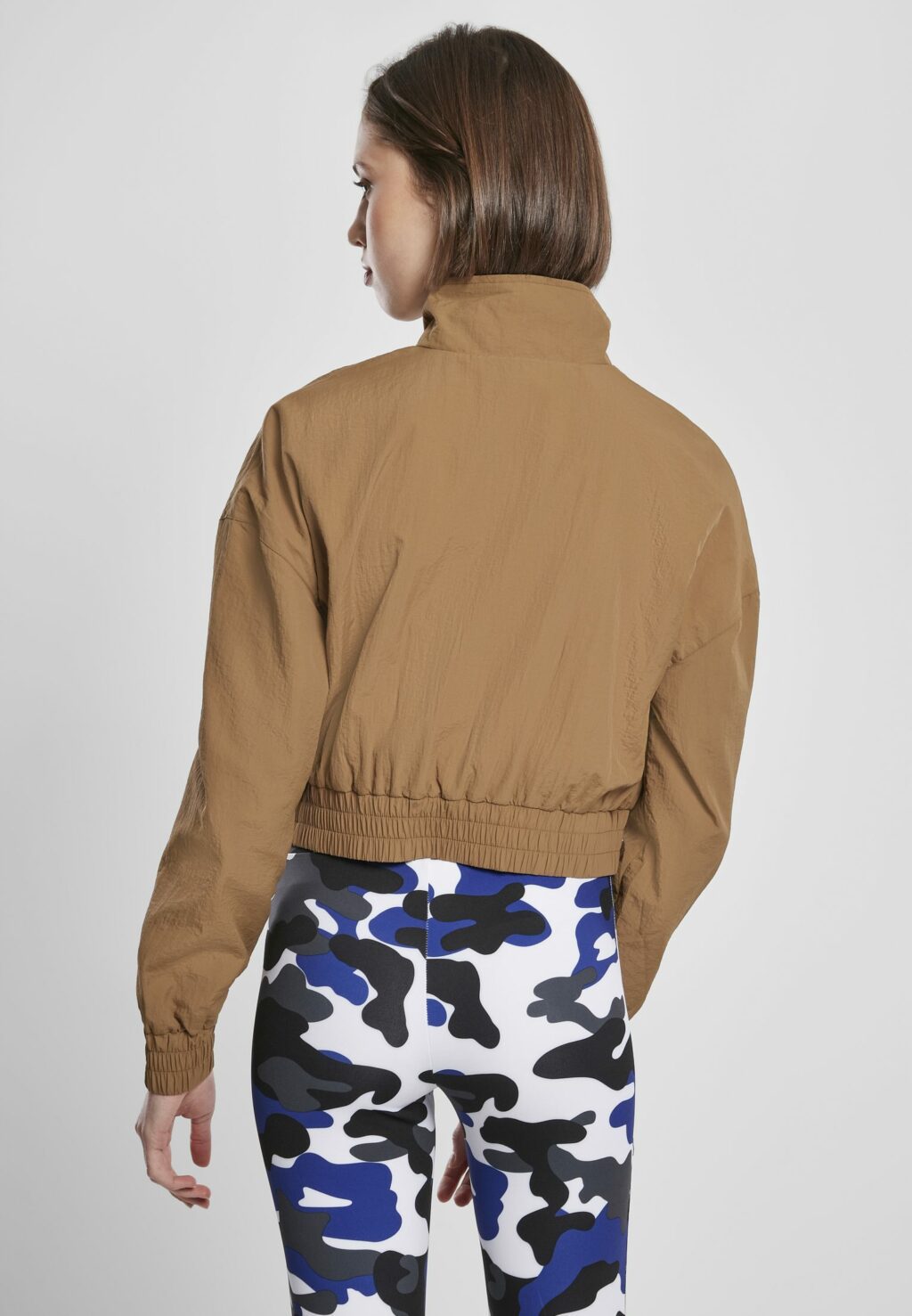 Urban Classics Ladies Cropped Crinkle Nylon Pull Over Jacket midground TB3630