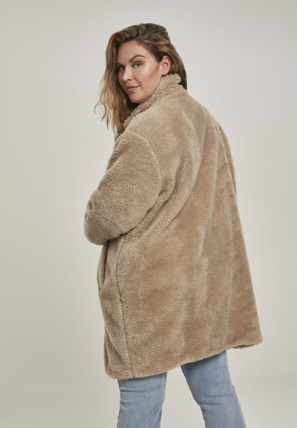 Urban Classics Ladies Oversized Sherpa Coat sand TB3058
