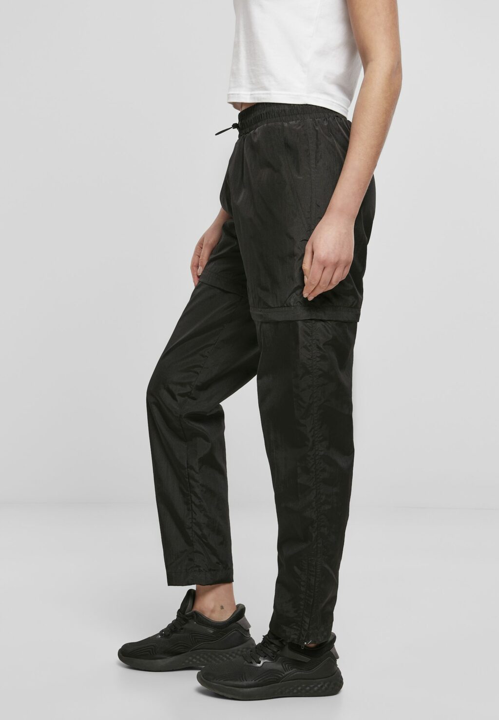 Urban Classics Ladies Shiny Crinkle Nylon Zip Pants black TB4079