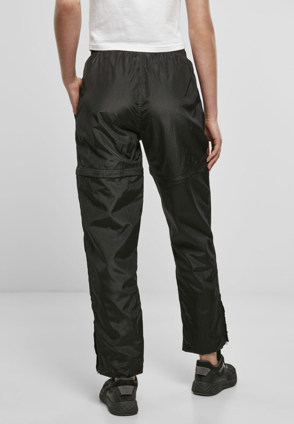 Urban Classics Ladies Shiny Crinkle Nylon Zip Pants black TB4079