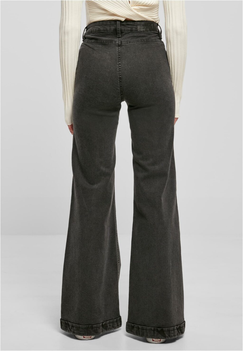 Urban Classics Ladies Vintage Flared Denim Pants black washed TB5452