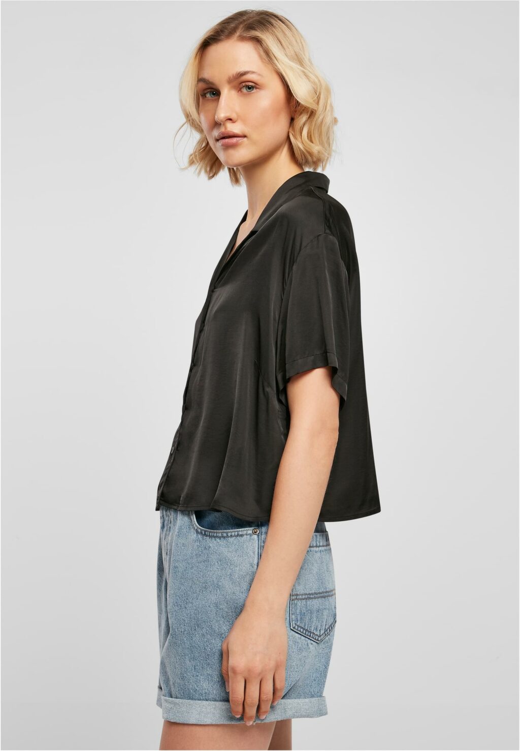 Urban Classics Ladies Viscose Satin Resort Shirt black TB5009