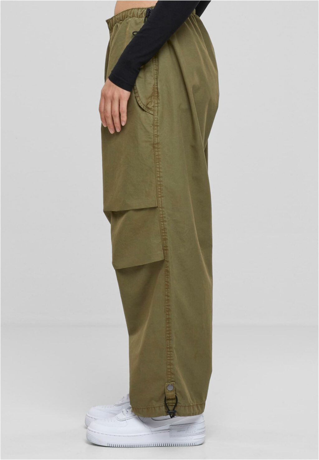 Urban Classics Ladies Cotton Parachute Pants tiniolive TB6101