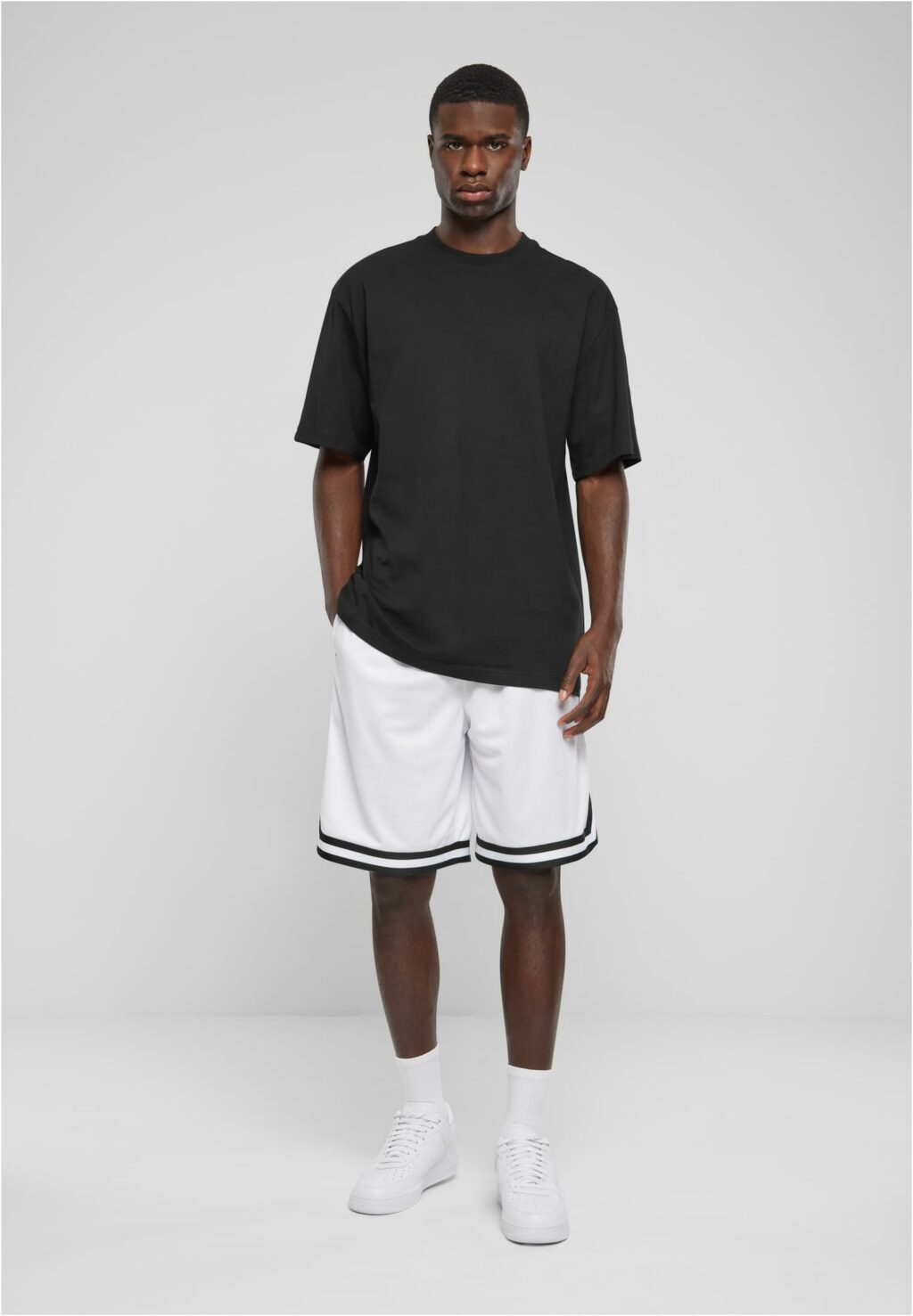 Urban Classics Stripes Mesh Shorts white/black/white TB243