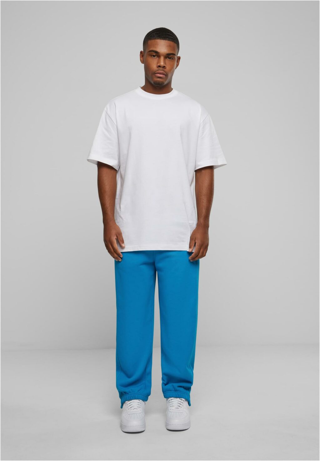 Urban Classics Sweatpants turquoise TB014B