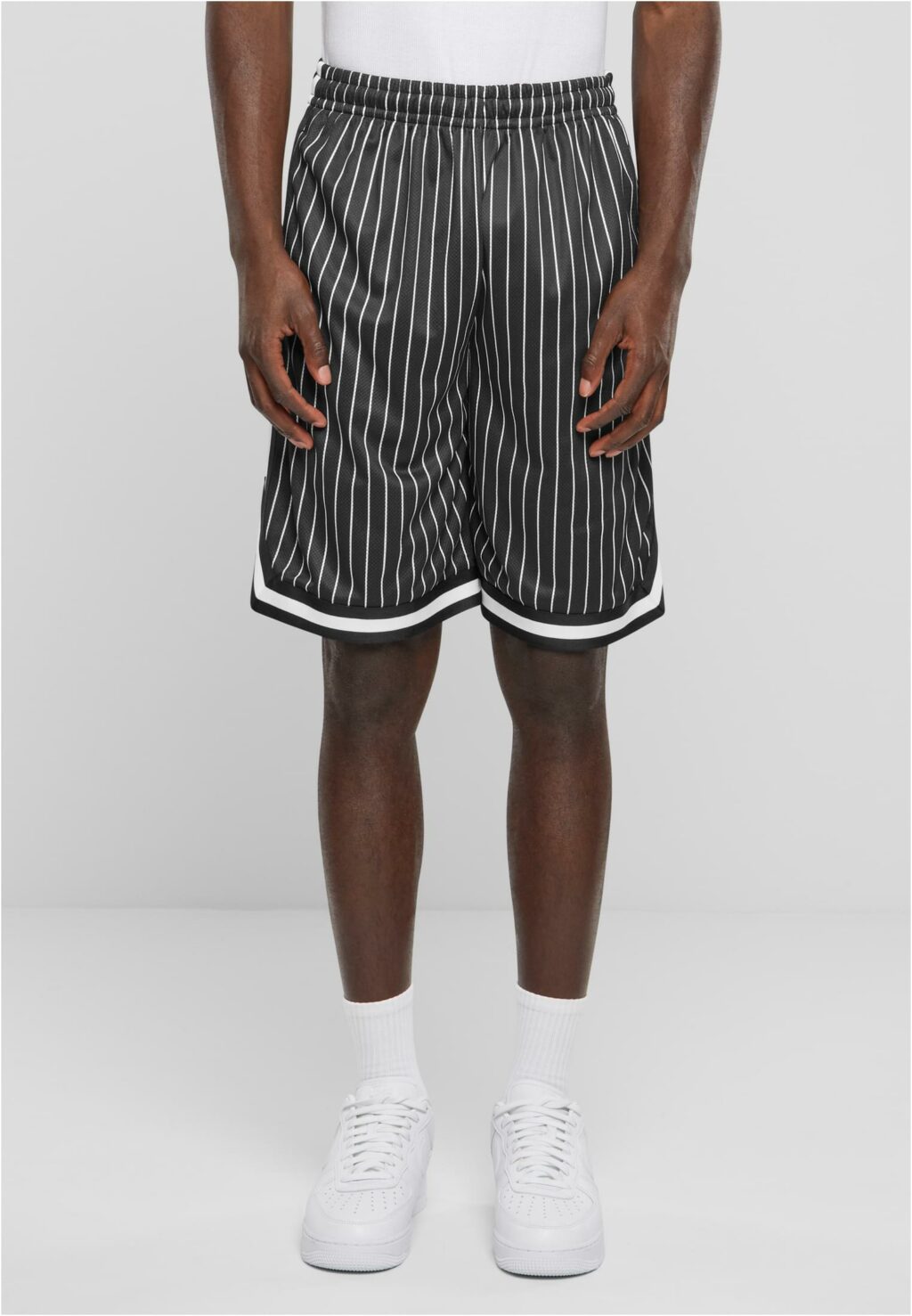 Urban Classics Striped Mesh Shorts black/white TB6667
