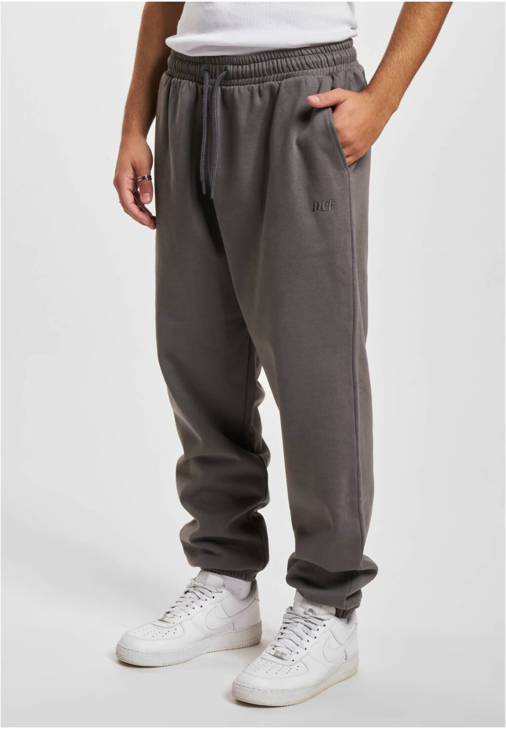 DEF Simo Sweatpants anthracite washed DFSP216