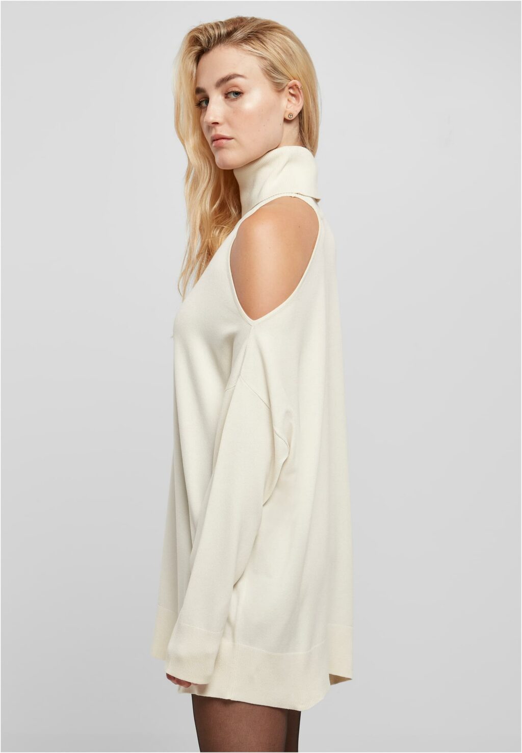 Urban Classics Ladies Cold Shoulder Turtelneck Sweater whitesand TB5446