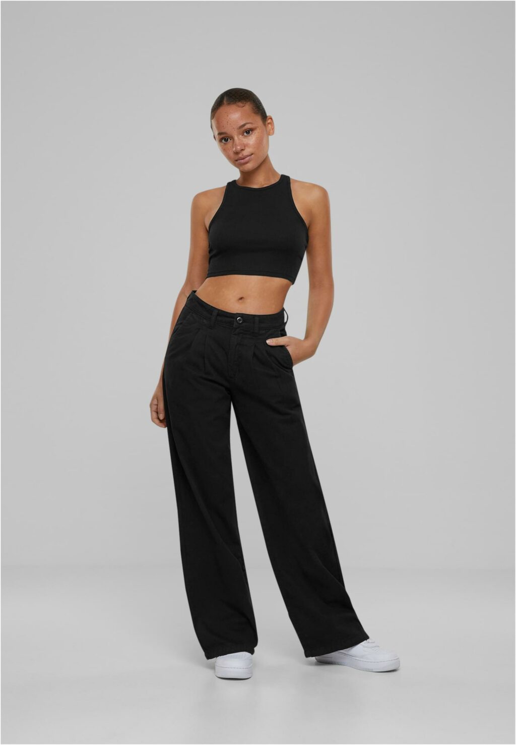 Urban Classics Ladies Organic Pleated Cotton Pants black TB6216