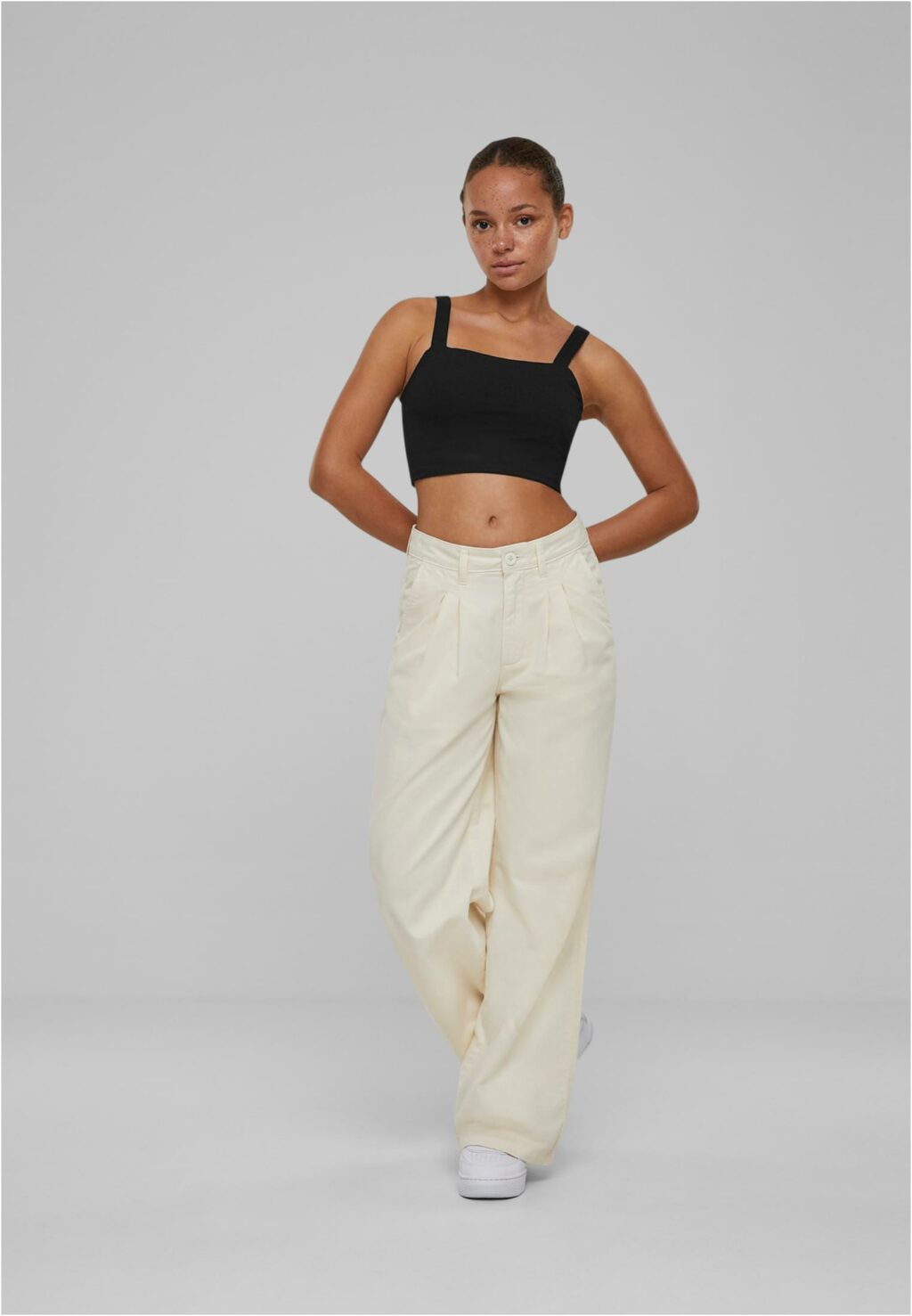 Urban Classics Ladies Organic Pleated Cotton Pants whitesand TB6216
