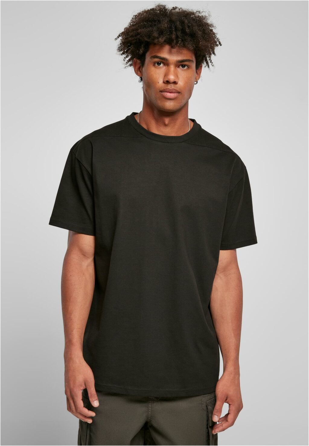 Urban Classics Recycled Curved Shoulder Tee black TB4905