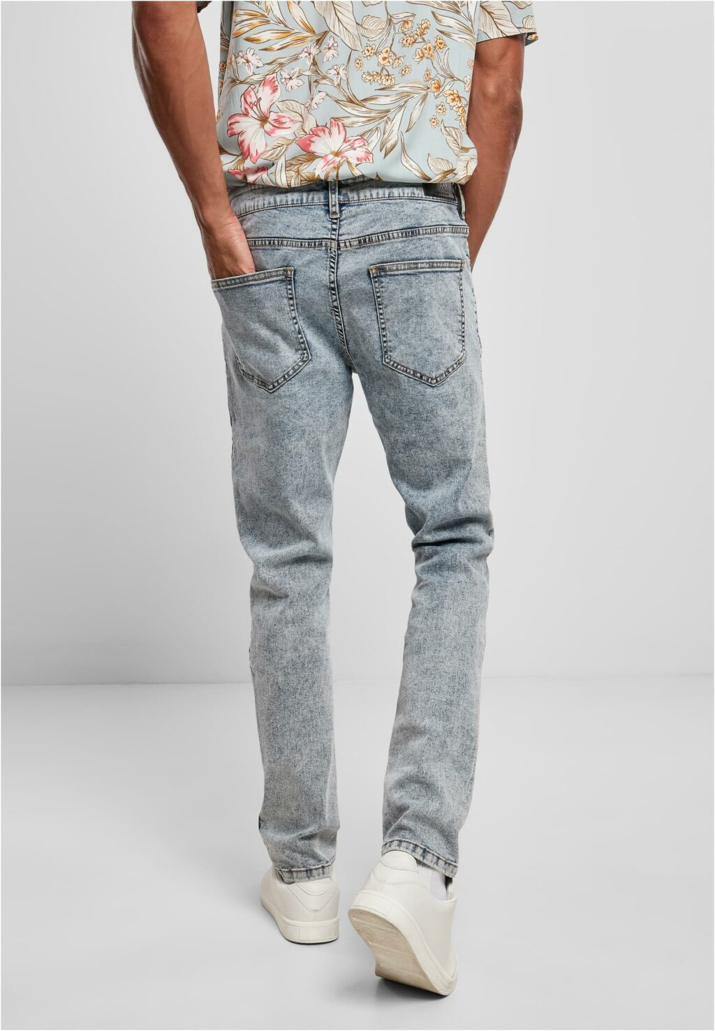 Urban Classics Slim Fit Jeans light skyblue acid washed TB3076