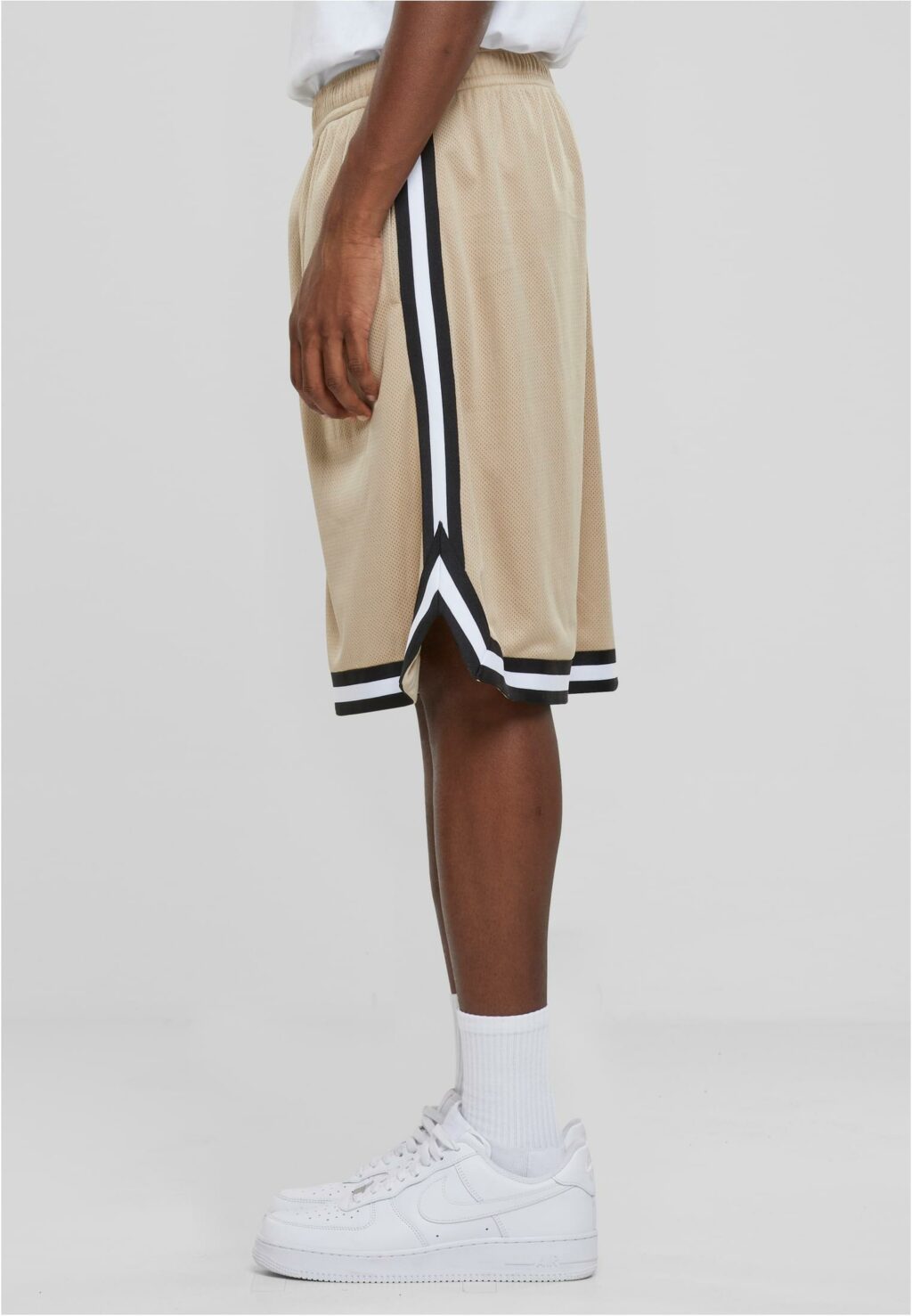 Urban Classics Stripes Mesh Shorts unionbeige/black/white TB243